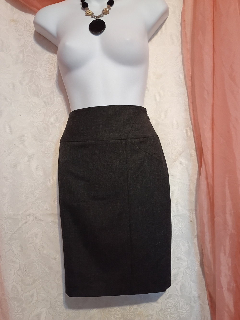 The Limited Ladies Classic High-Waist Pencil Skirt in Black Sz 0